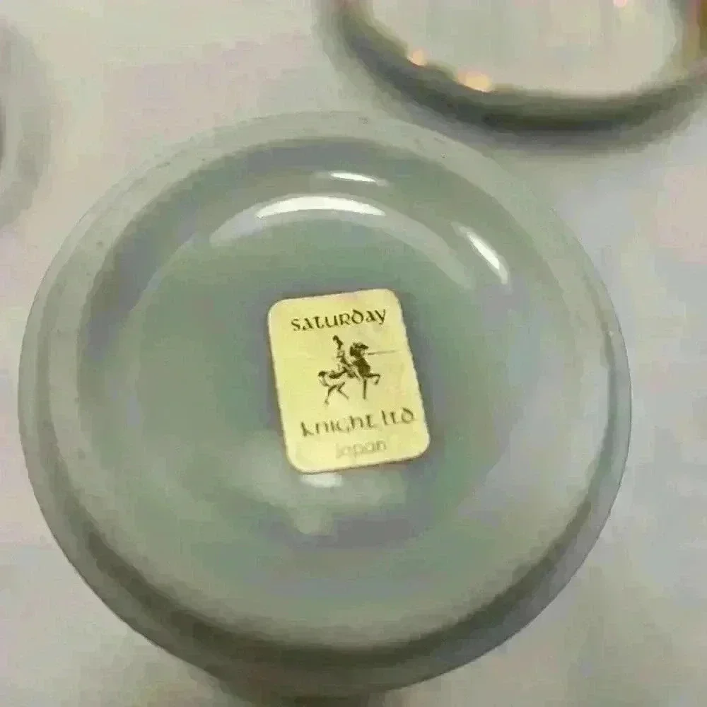 Fancy bath, set white with gold trim great condition brand Saturday Knight